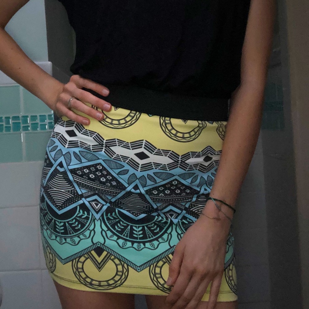 🌸 Zara printed mini skirt